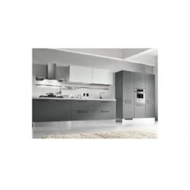 CUCINA LINEARE CON 3 COLONNE FINITURA GRIGIO CIELO