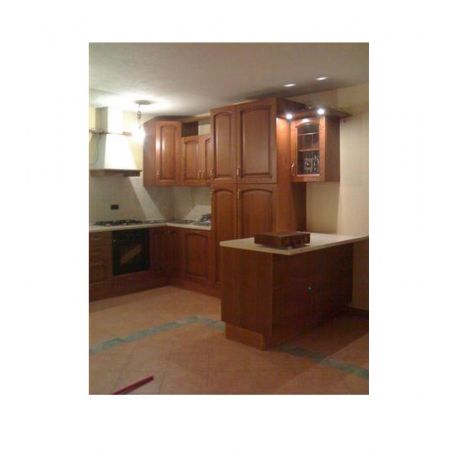 CUCINA SU MISURA IN ROVERE