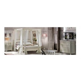 CAMERA CON LETTO BALDACCHINO