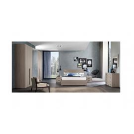 CAMERA DA LETTO CON ARMADIO 6 ANTE BATTENTE E DUE SPECCHI CENTRALI